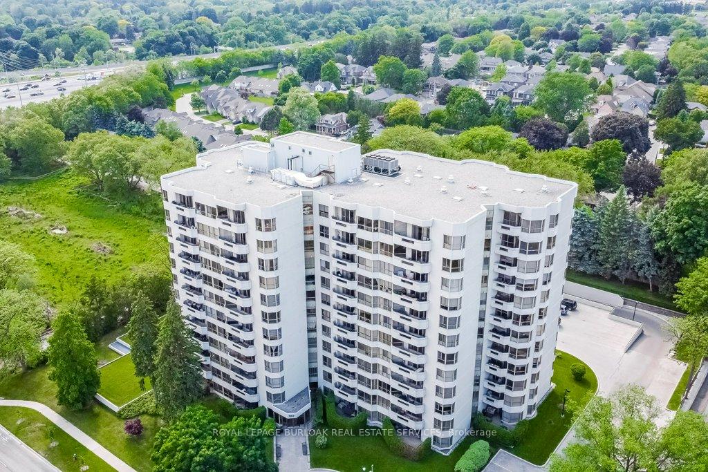 2 Bedrooms Condo at 1201 North Shore, Burlington For sale