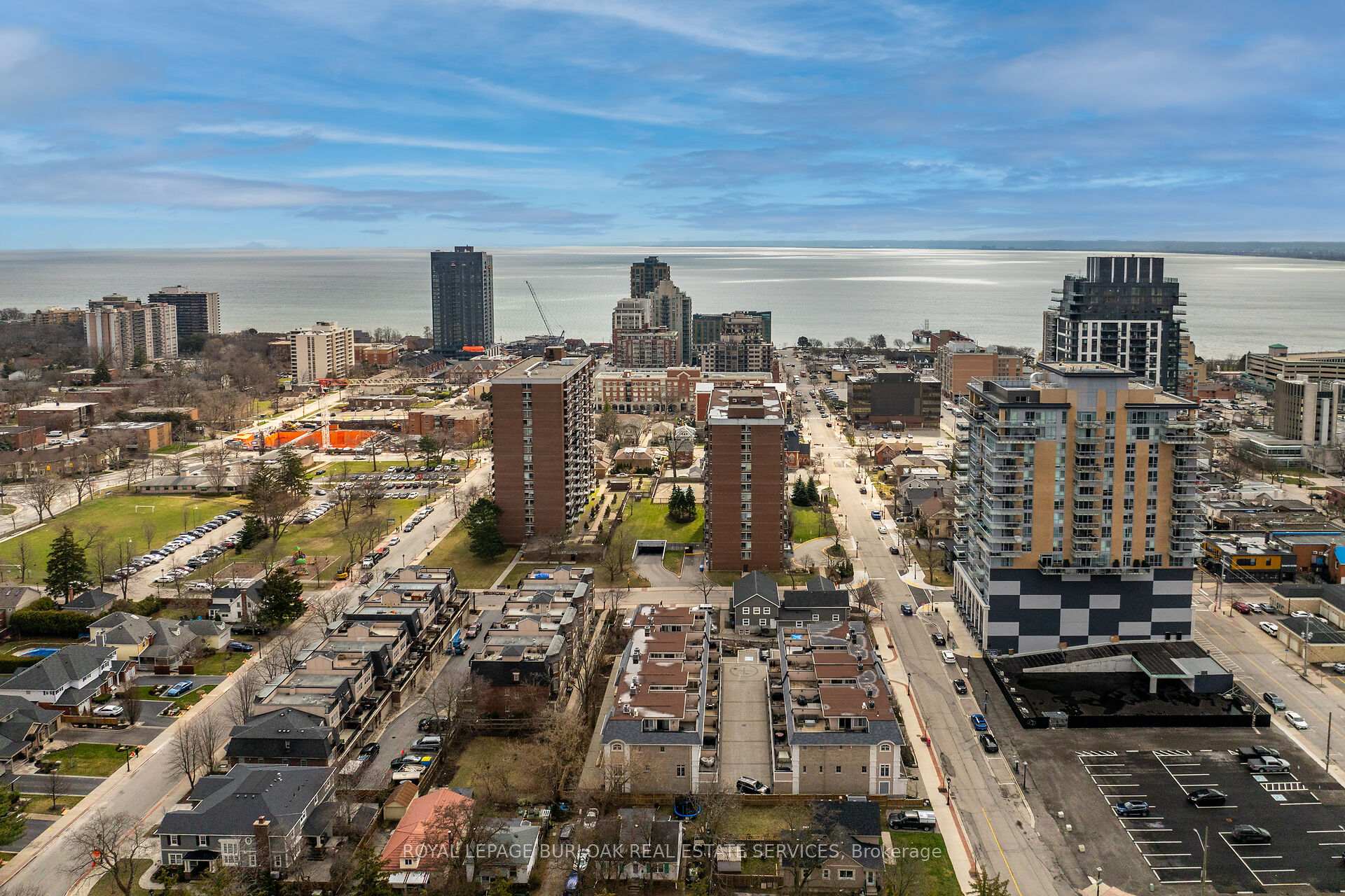 3 Bedrooms Condo at 509 Elizabeth,  Burlington For sale