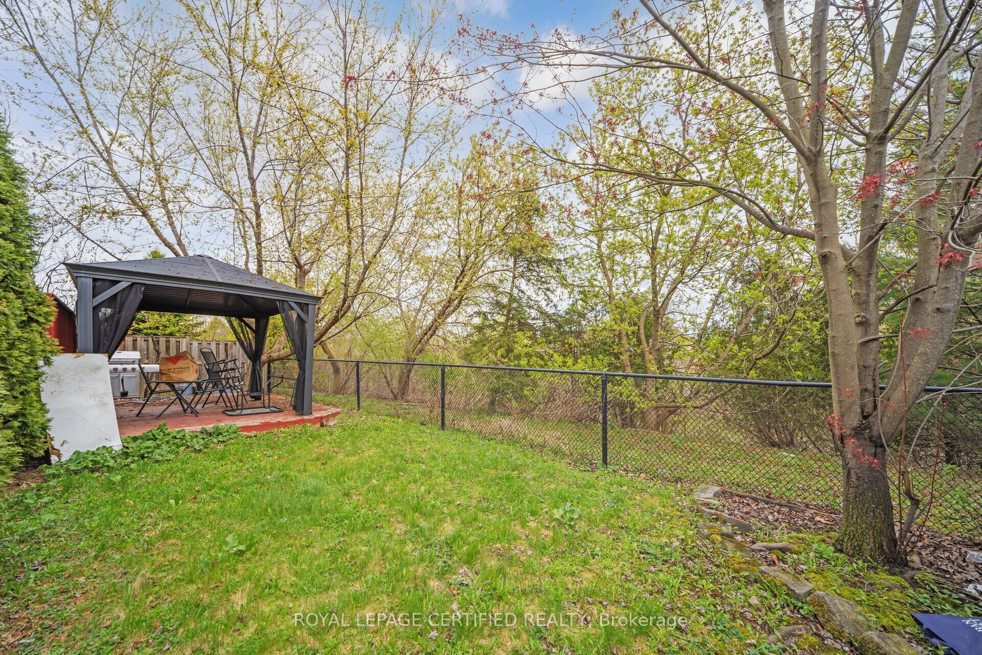 12 Sunnybrook Crescent