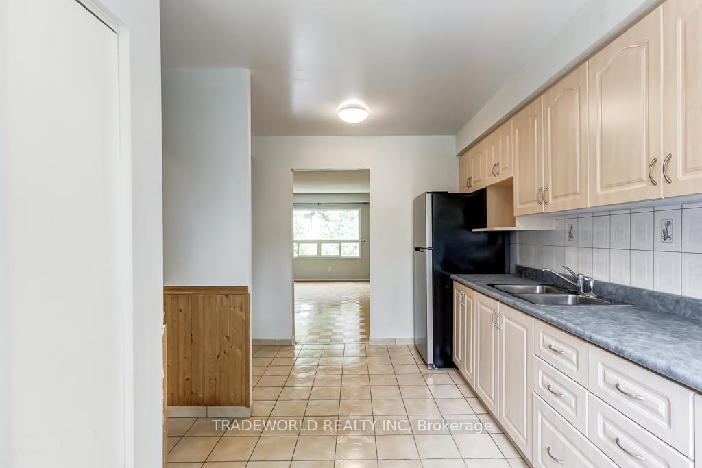 3 Bedrooms Condo at 50 Brookmill, Toronto For sale