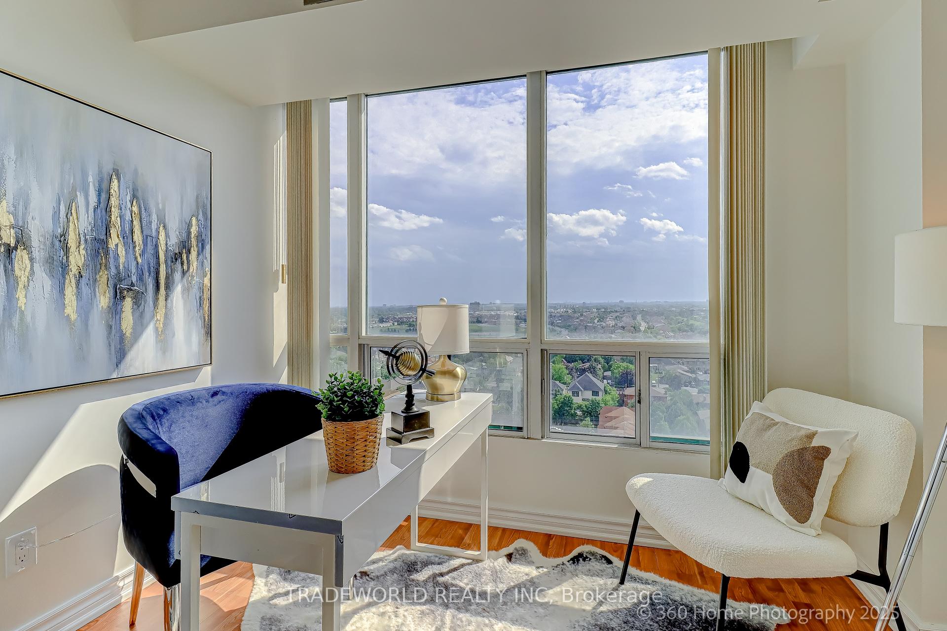 3 Bedrooms Condo at 155 Hillcrest, Mississauga For sale