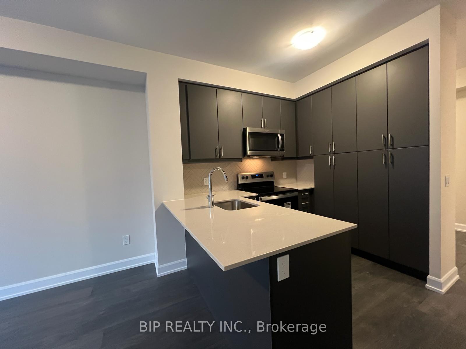 2 Bedrooms Condo at 3220 William Coltson, Oakville For sale