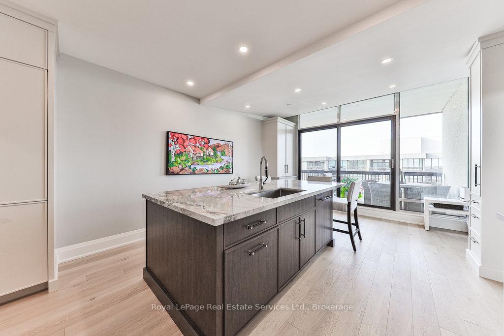 2 Bedrooms Condo at 2170 Marine, Oakville For sale