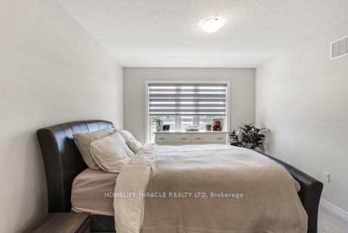 2 Bedrooms Condo at 40 Zinfendel, Hamilton For sale