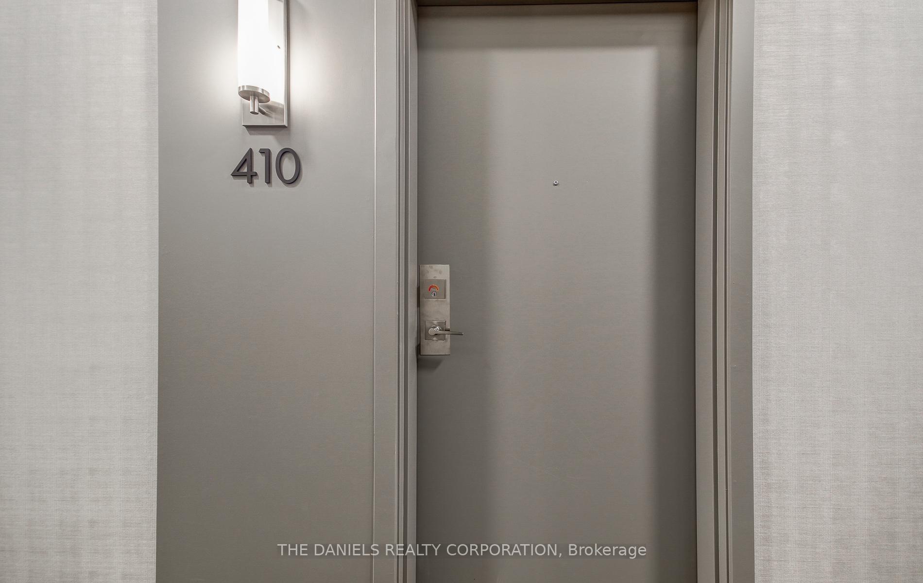 2 Bedrooms Condo at 165 Canon Jackson,  Toronto For sale