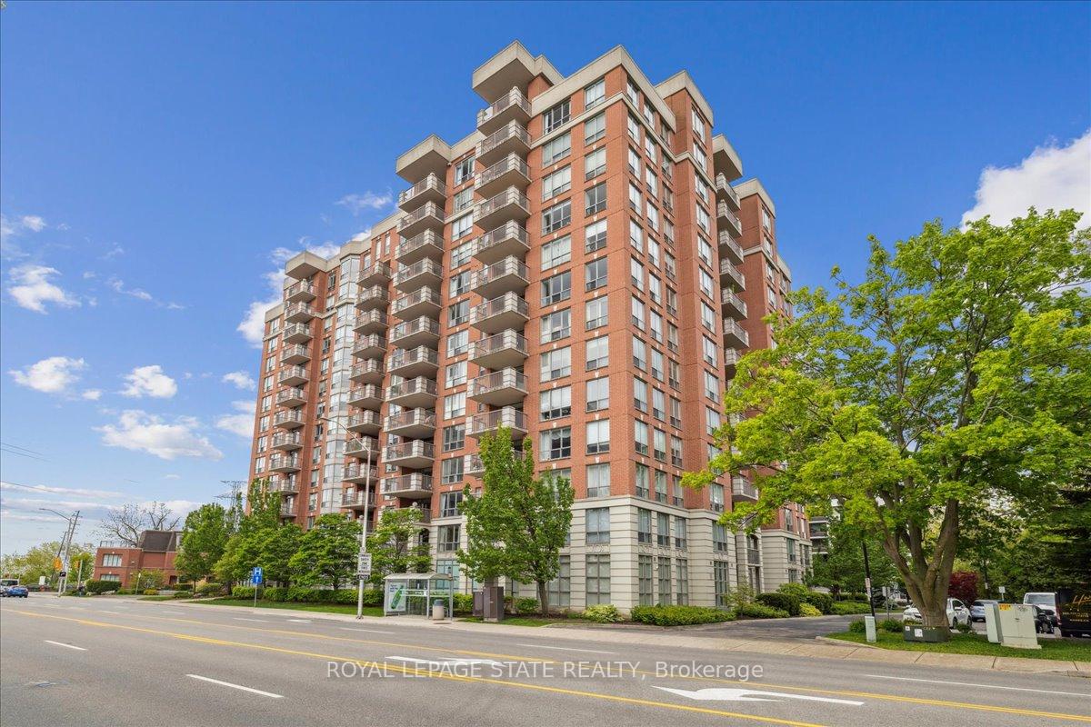 2 Bedrooms Condo at 442 Maple, Burlington For sale