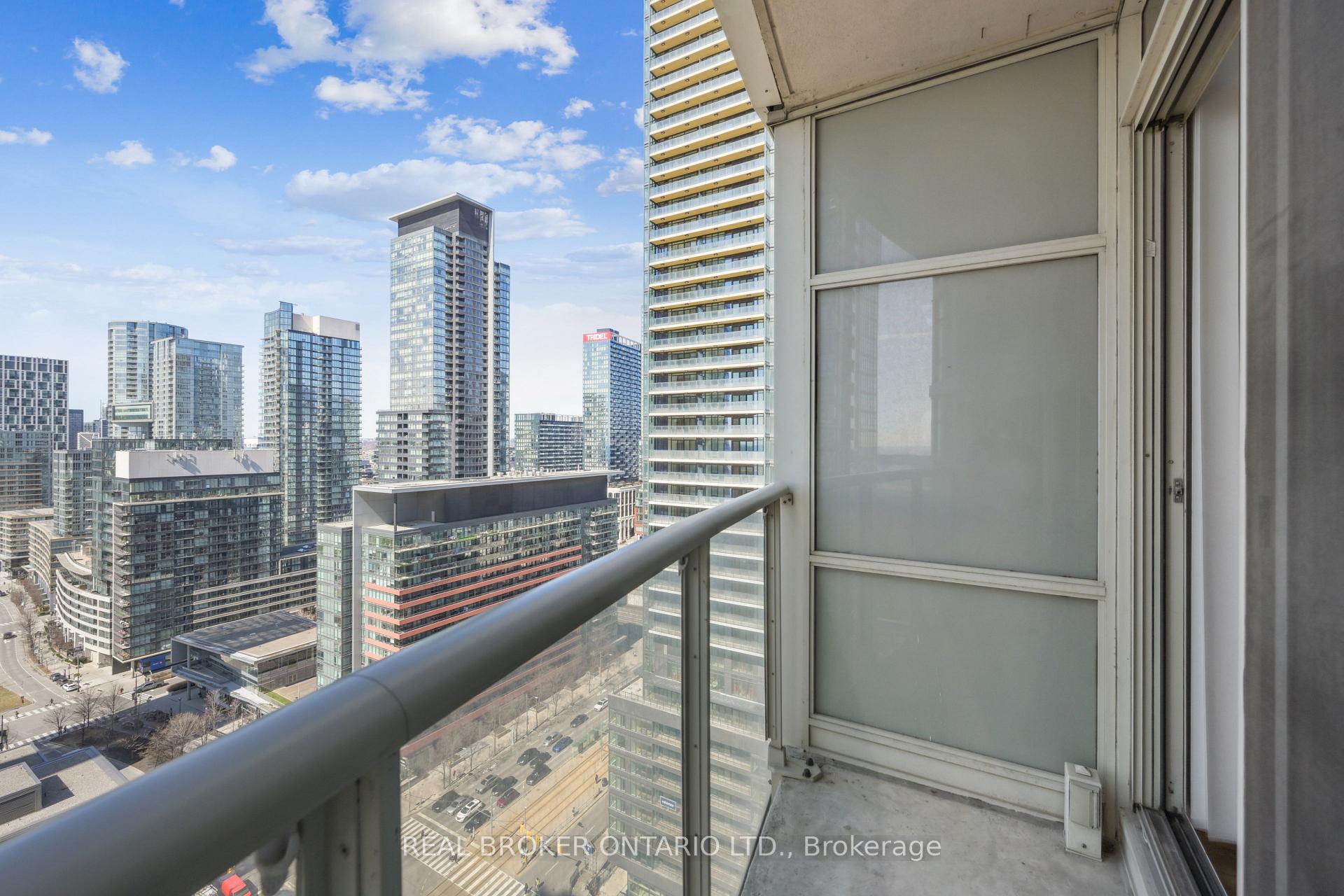 2 Bedrooms Condo at 10 Navy Wharf, Toronto For sale