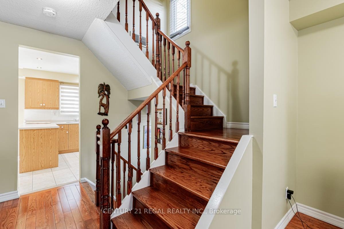 3 Bedrooms Condo at 2359 Birchmount, Toronto For sale