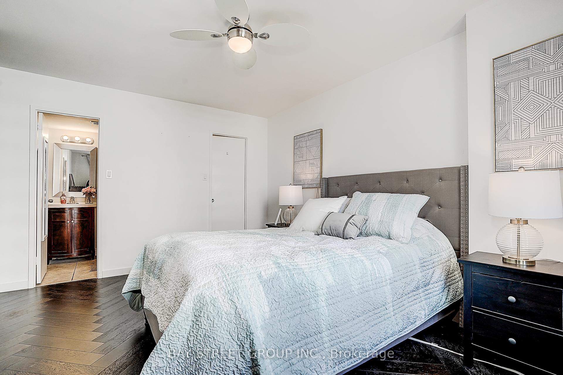 2 Bedrooms Condo at 10 Parkway Forest, Toronto For sale