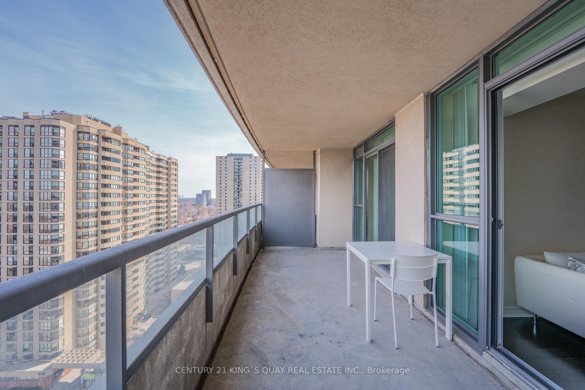 3 Bedrooms Condo at 18 Spring Garden, Toronto For sale