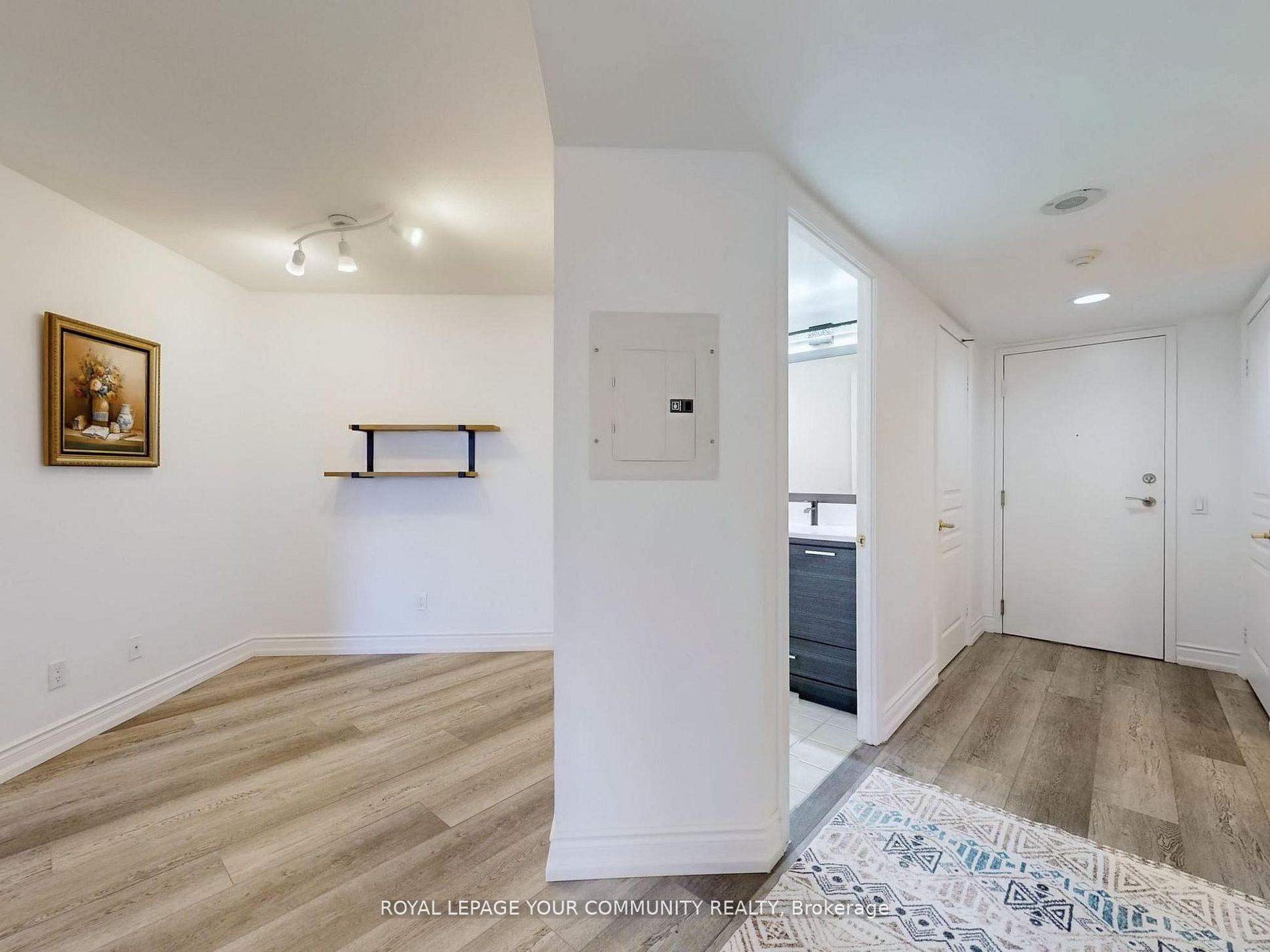 2 Bedrooms Condo at 15 Northtown,  Toronto For sale