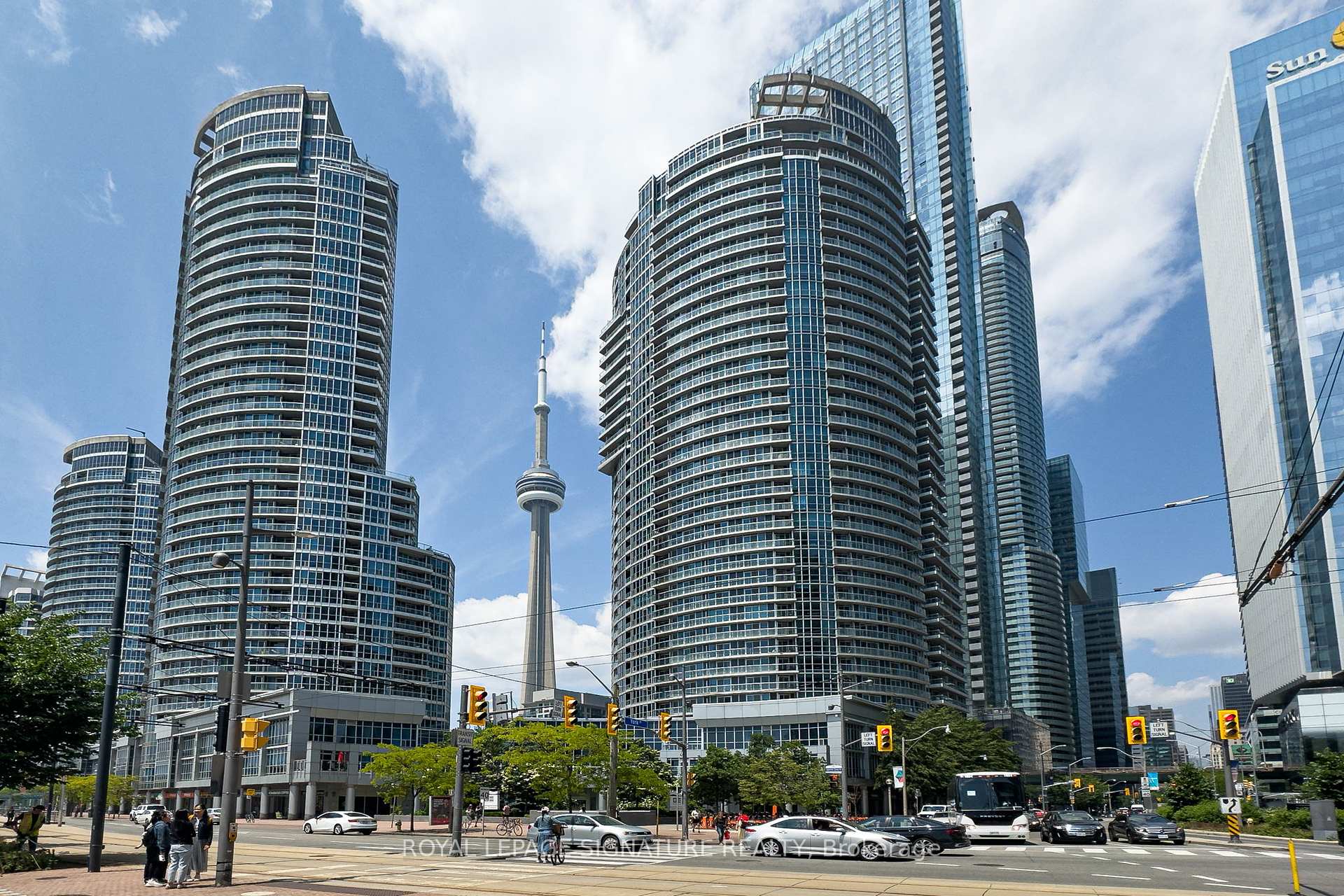 1 Bedroom Condo at 208 Queens, Toronto For sale