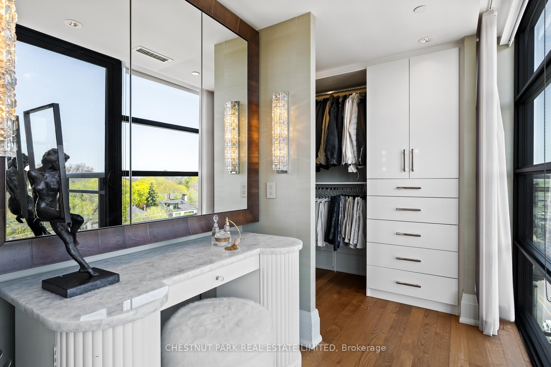 3 Bedrooms Condo at 170 Chiltern Hill, Toronto For sale
