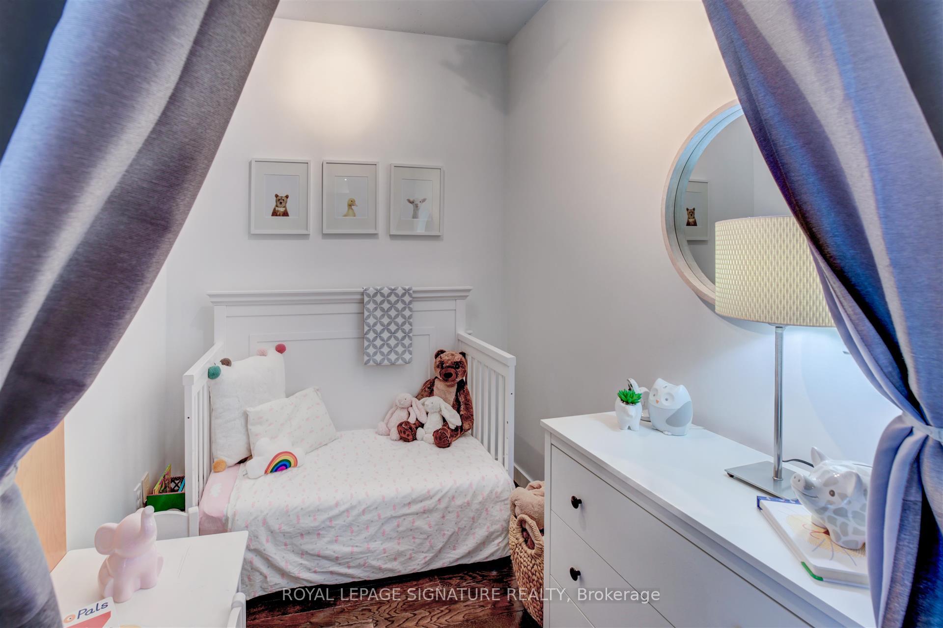 2 Bedrooms Condo at 1 Shaw, Toronto For sale