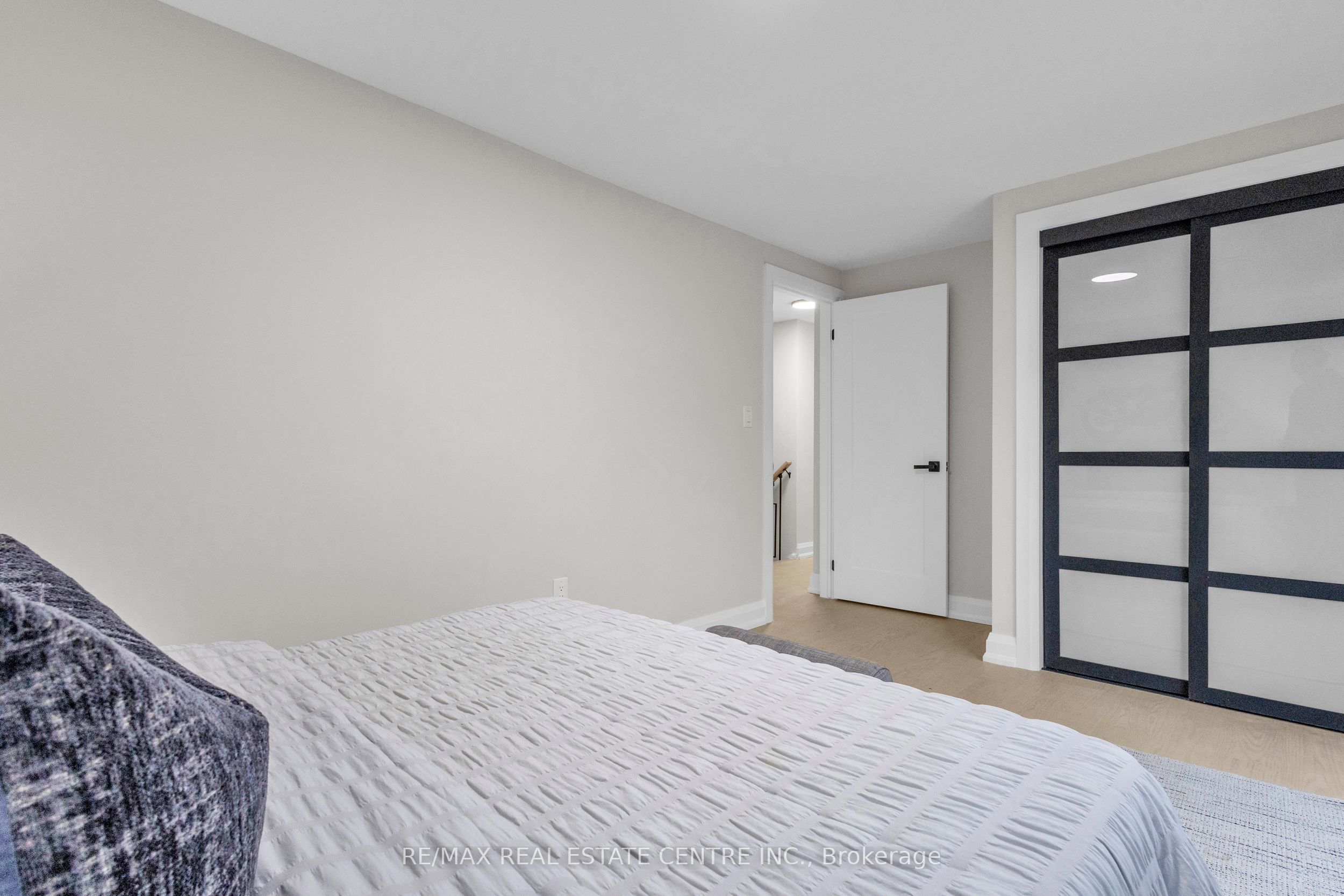 370 Ironwood Road, Guelph, ON N1G 3N8