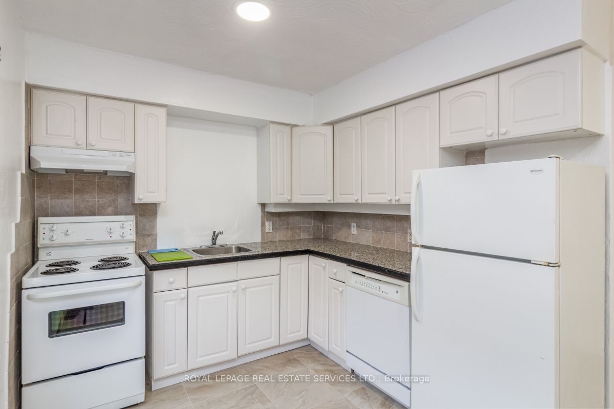 2709 Lake Shore Boulevard W