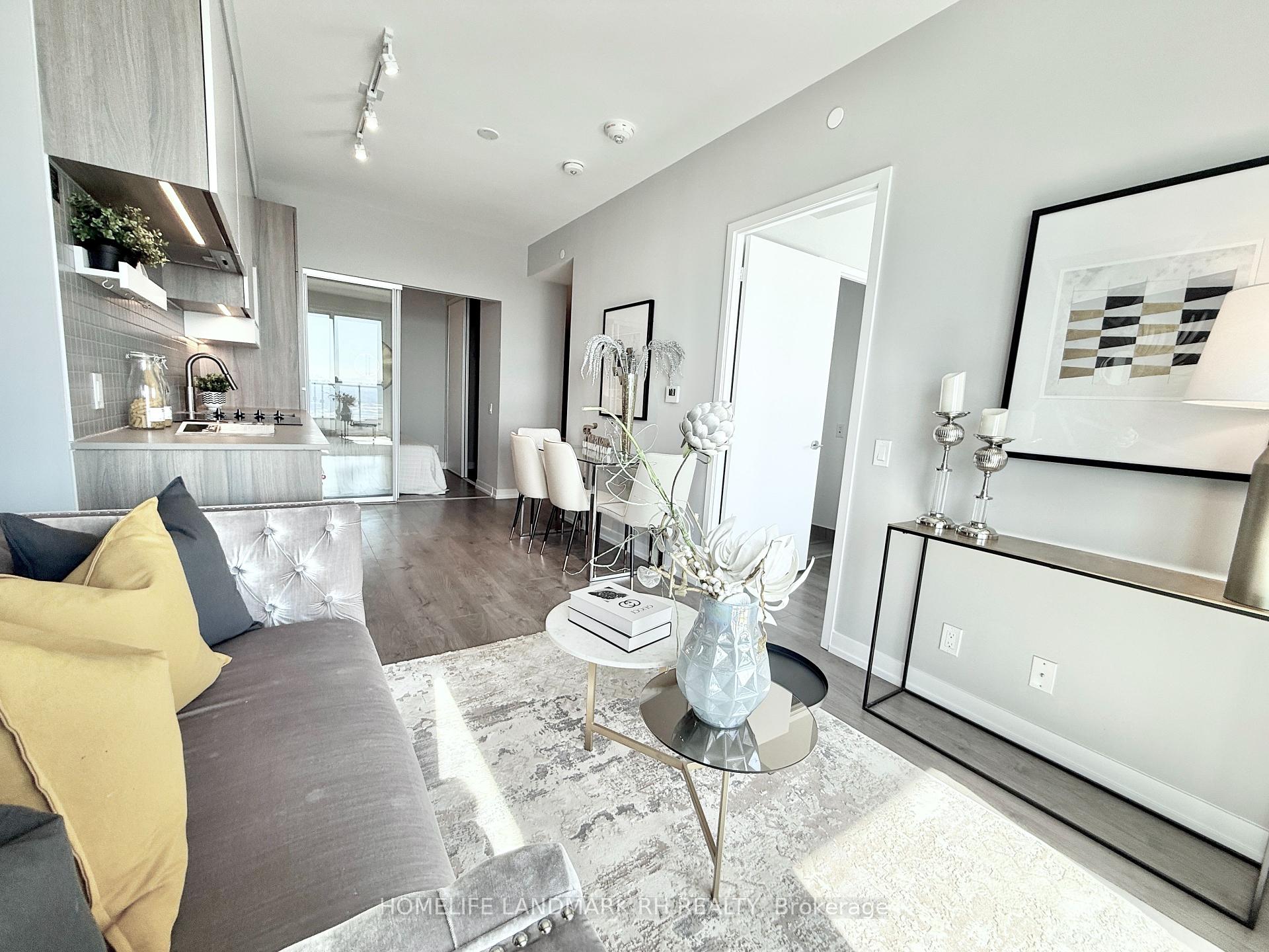 3 Bedrooms Condo at 950 Portage, Vaughan For sale