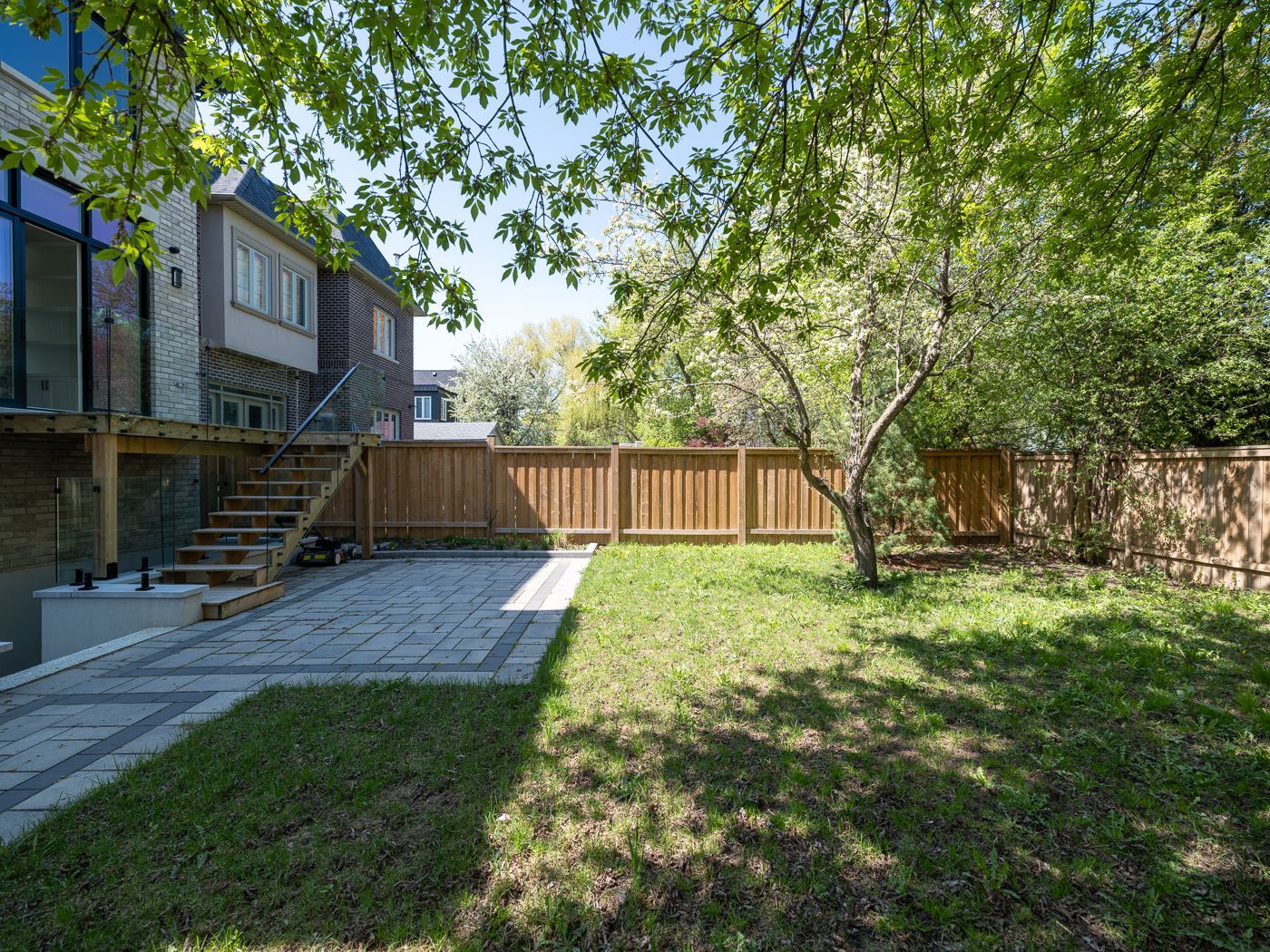 5 Graymar Avenue