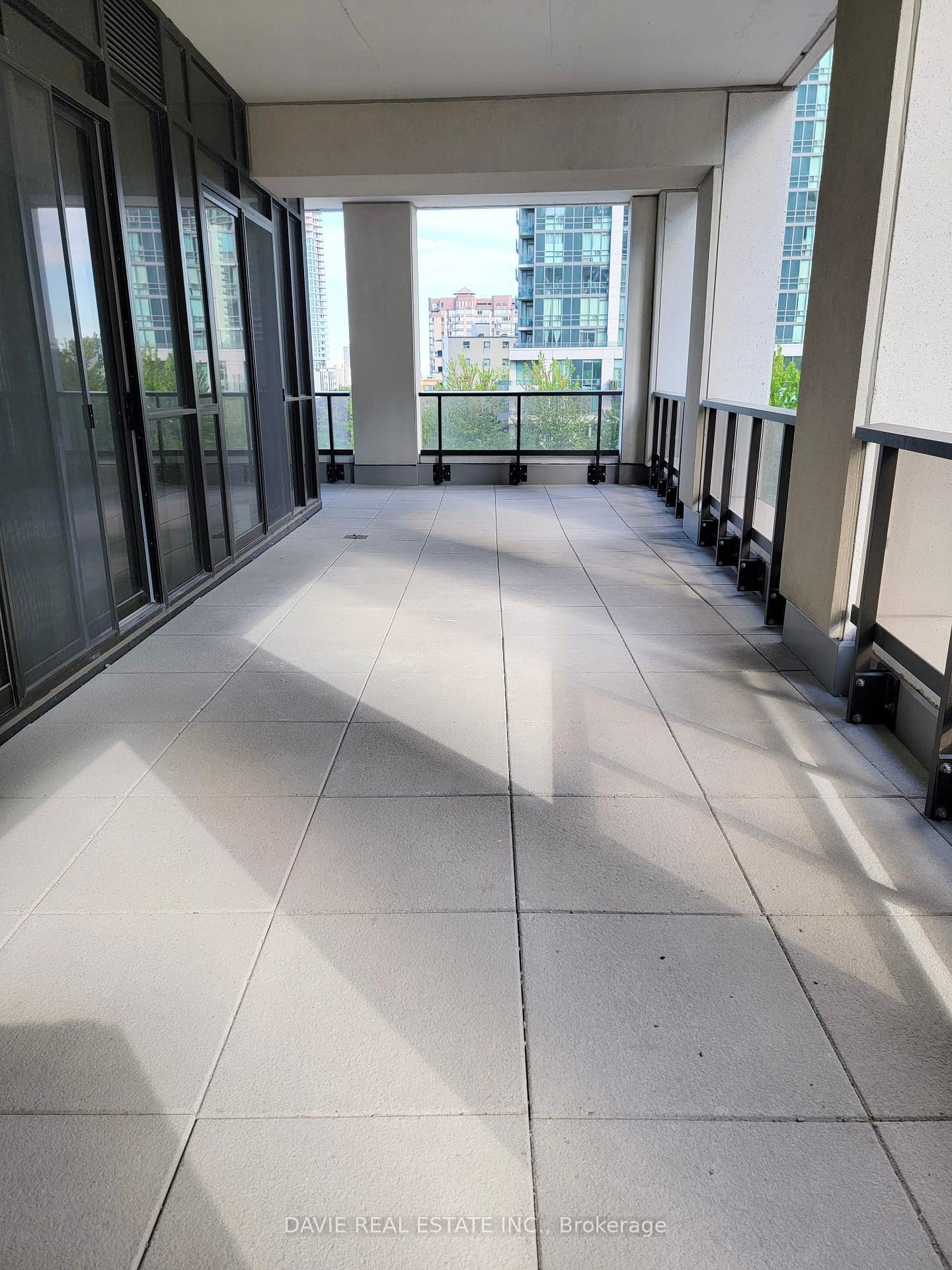 2 Bedrooms Condo at 30 Elm, Mississauga For sale