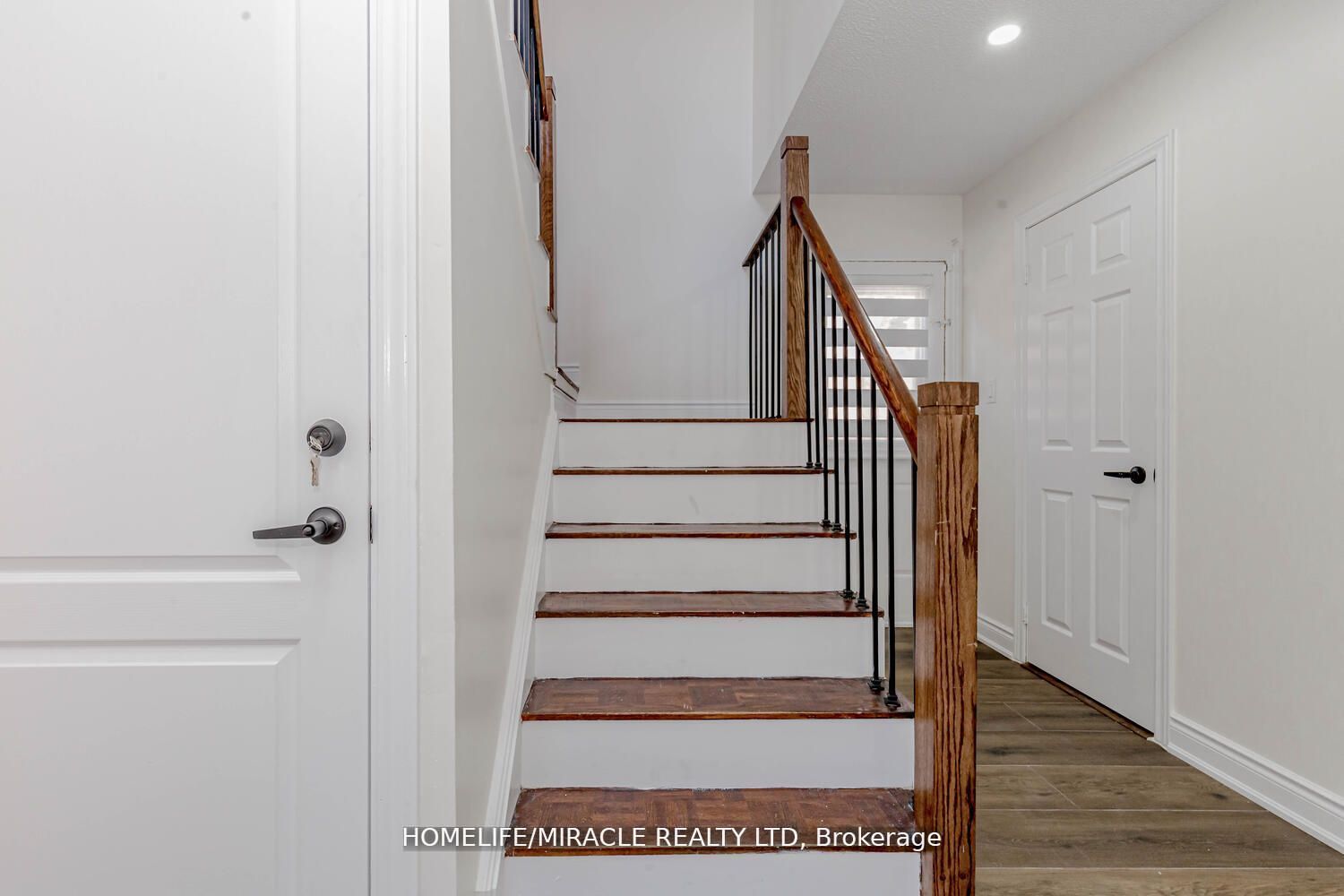44 Leatherhead Court, #Upper