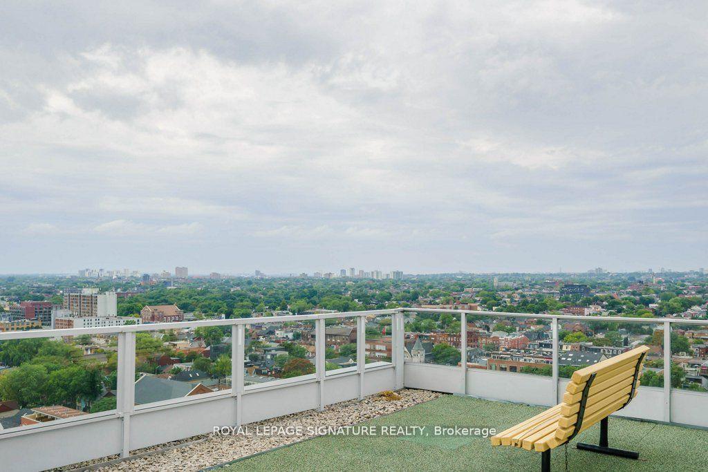 2 Bedrooms Condo at 700 King, Toronto For sale