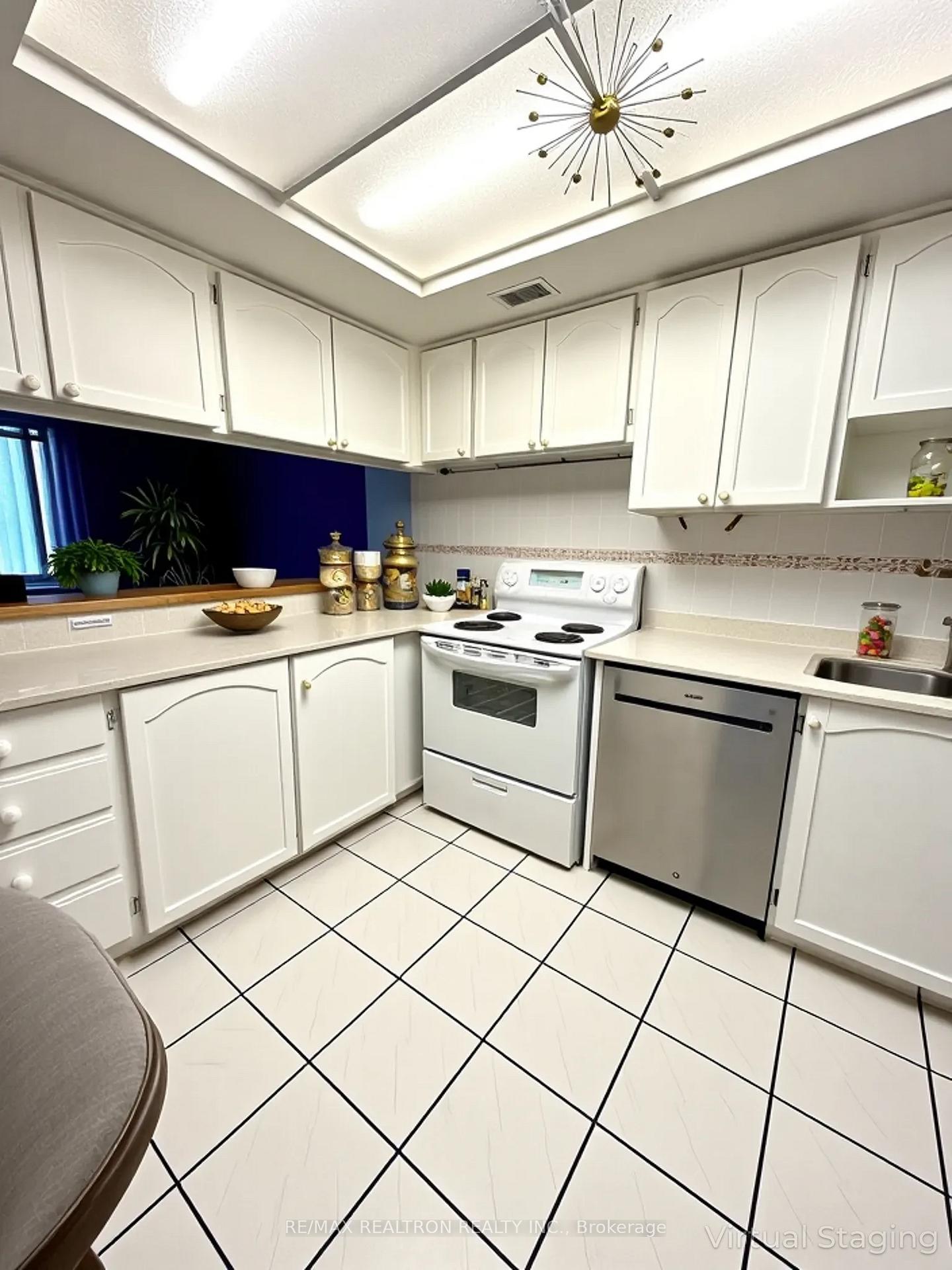 3 Bedrooms Condo at 1201 Steeles, Toronto For sale