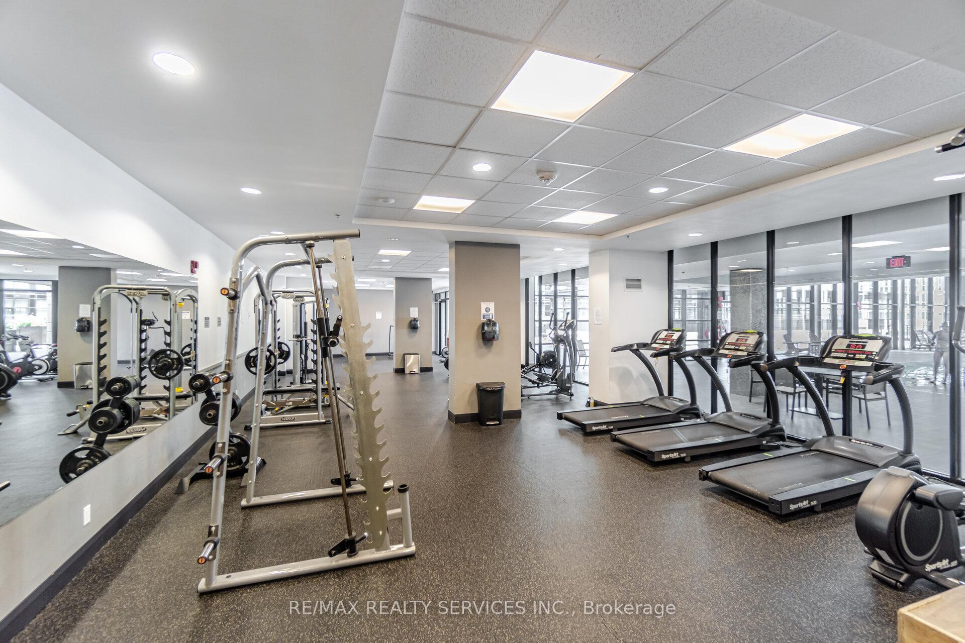 3 Bedrooms Condo at 2900 Highway 7, Vaughan For sale