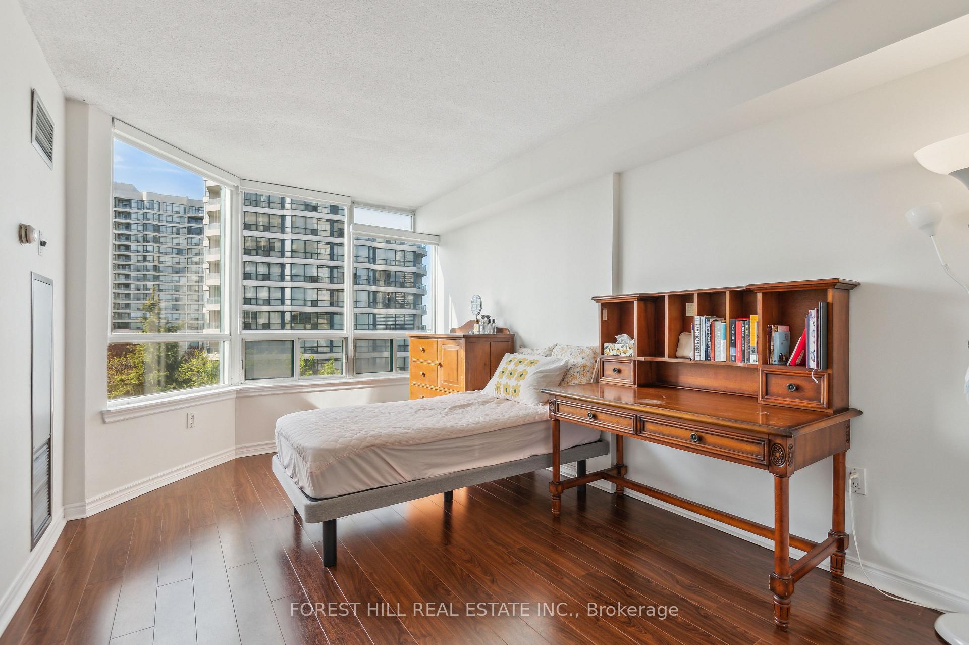 3 Bedrooms Condo at 7250 Yonge, Vaughan For sale