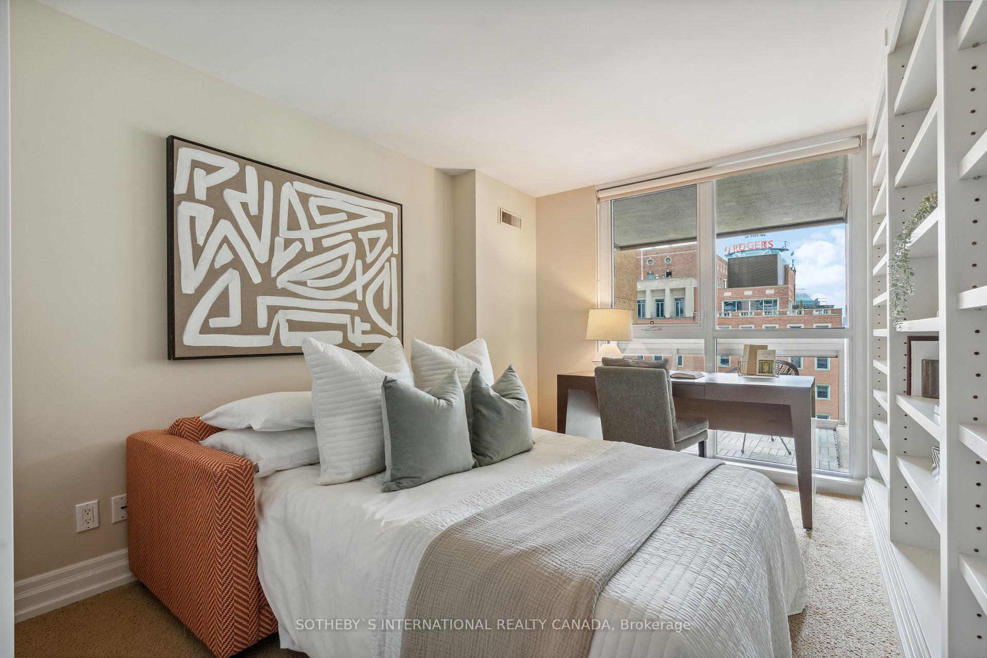 3 Bedrooms Condo at 278 Bloor,  Toronto For sale