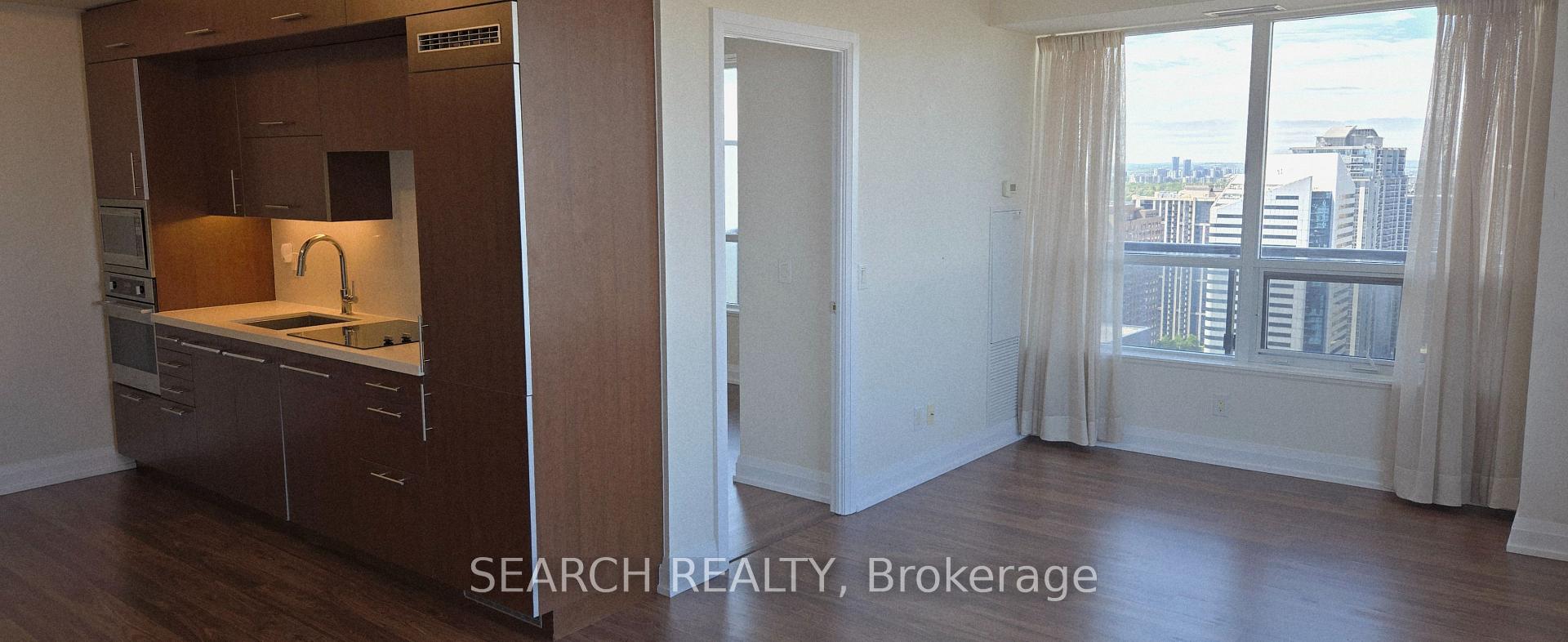 2 Bedrooms Condo at 5 Sheppard, Toronto For sale