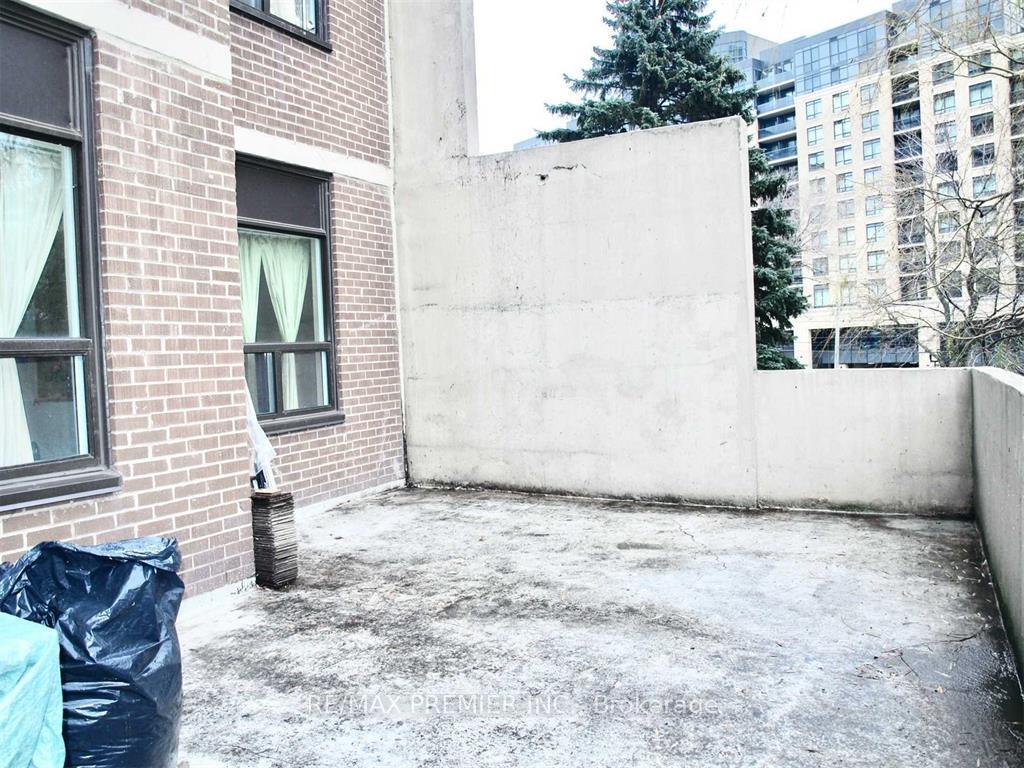 2 Bedrooms Condo at 3390 Weston,  Toronto For sale