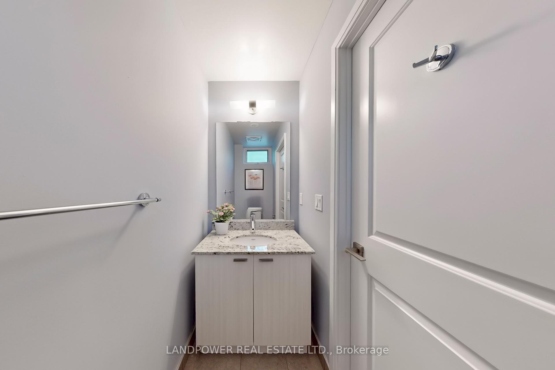 4 Bedrooms Condo at 88 Sheppard, Toronto For sale