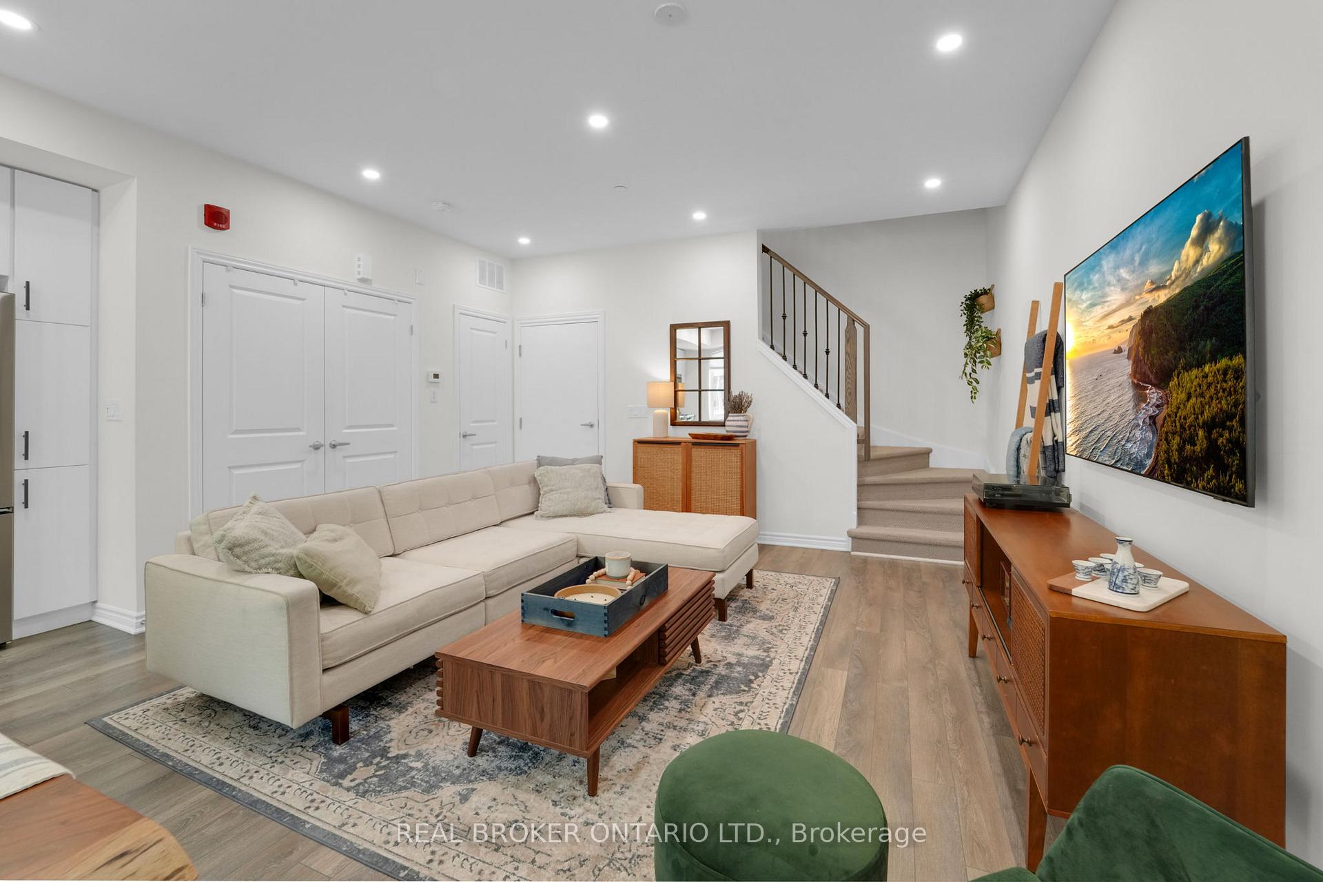 2 Bedrooms Condo at 100 Long Branch, Toronto For sale