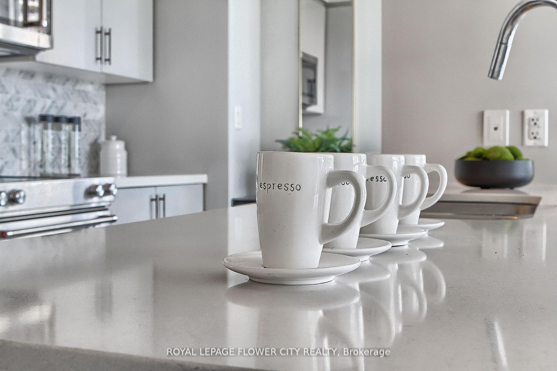 3 Bedrooms Condo at 5025 Four Springs, Mississauga For sale