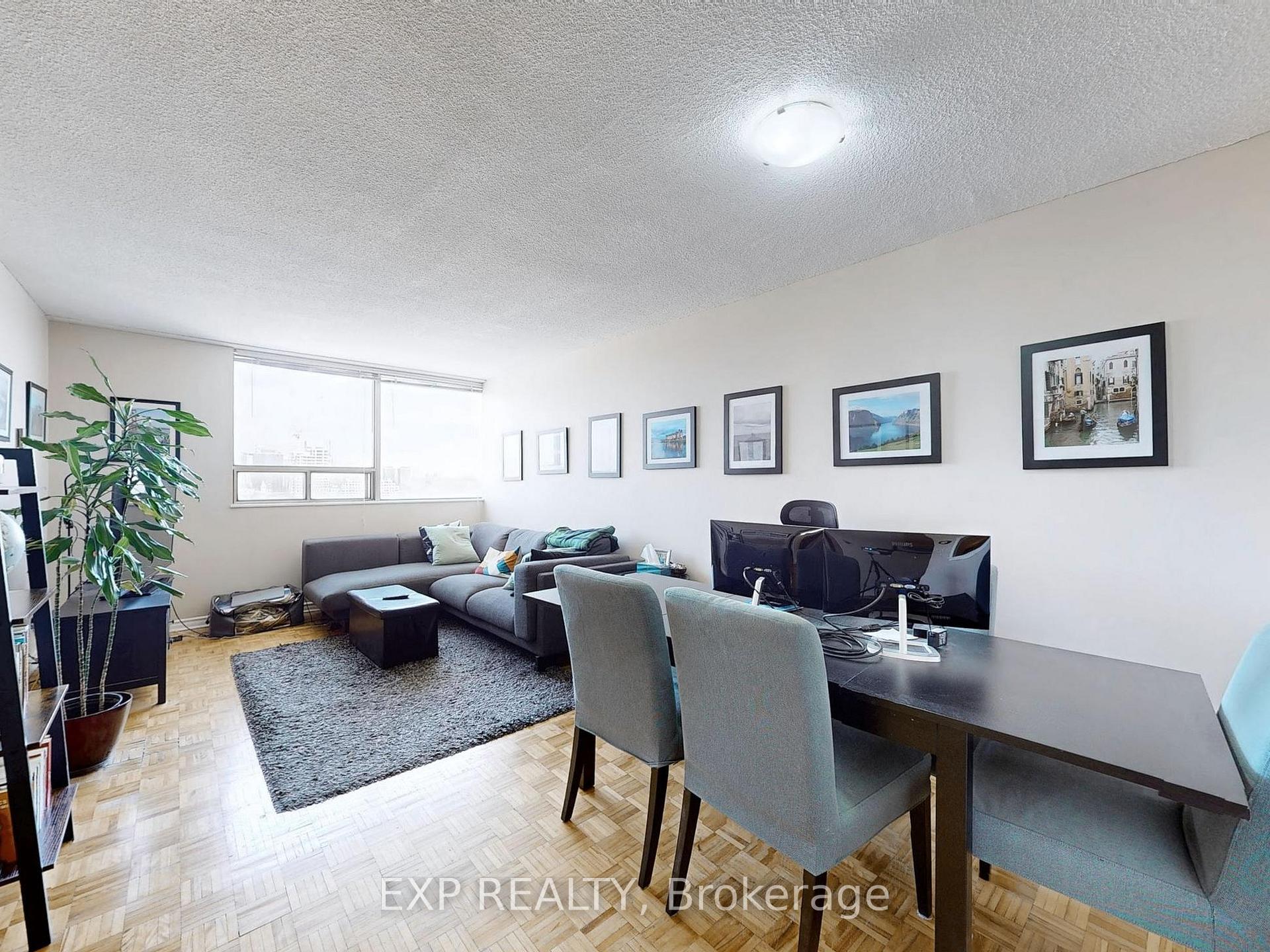 1 Bedroom Condo at 914 Yonge, Toronto For sale