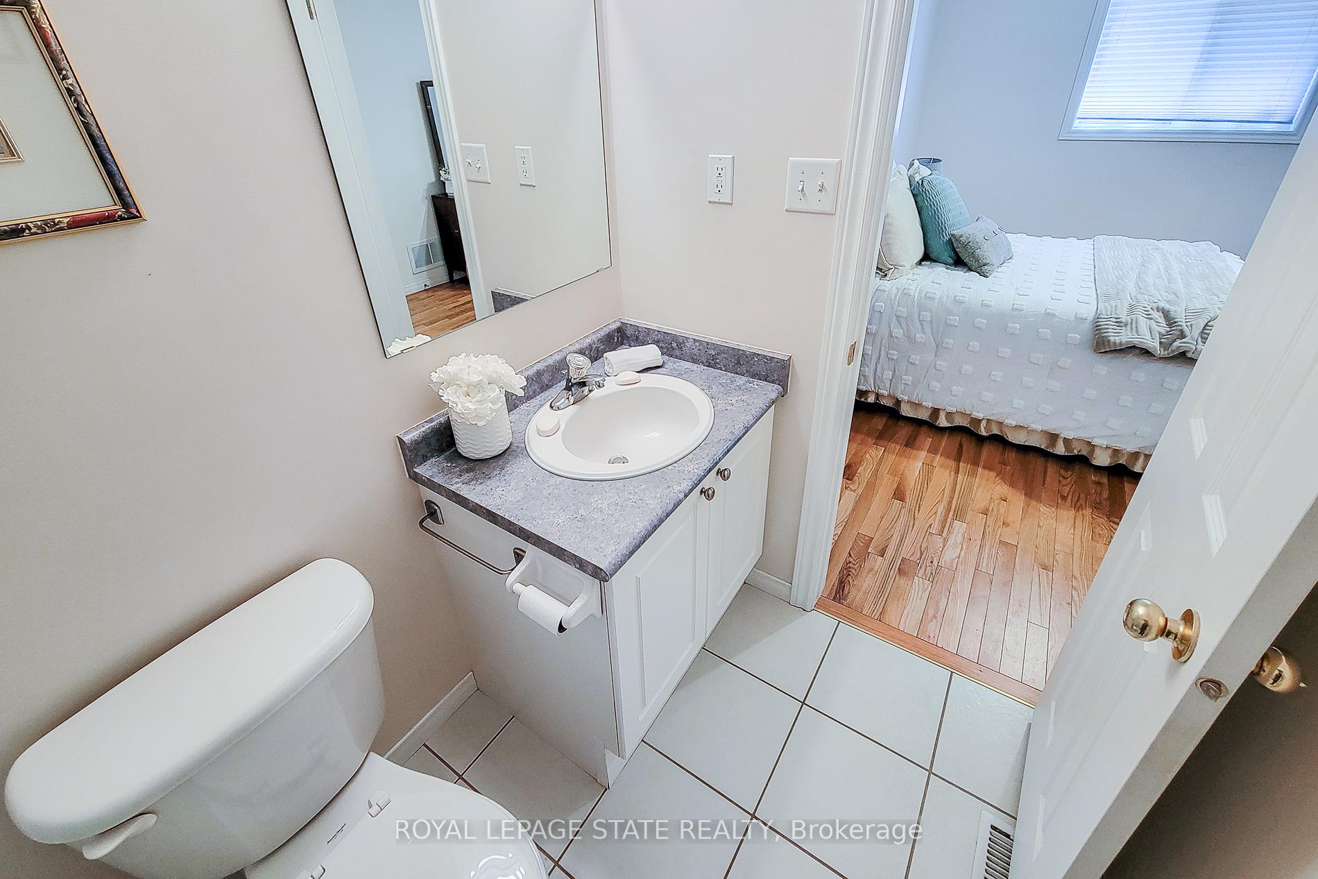 2 Bedrooms Condo at 751 Rymal, Hamilton For sale
