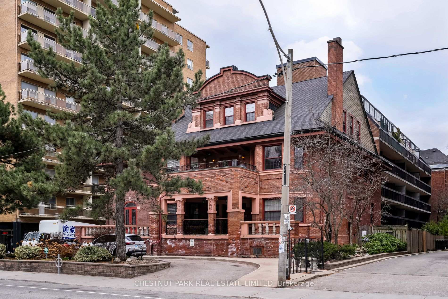1 Bedroom Condo at 212 St. George,  Toronto For sale