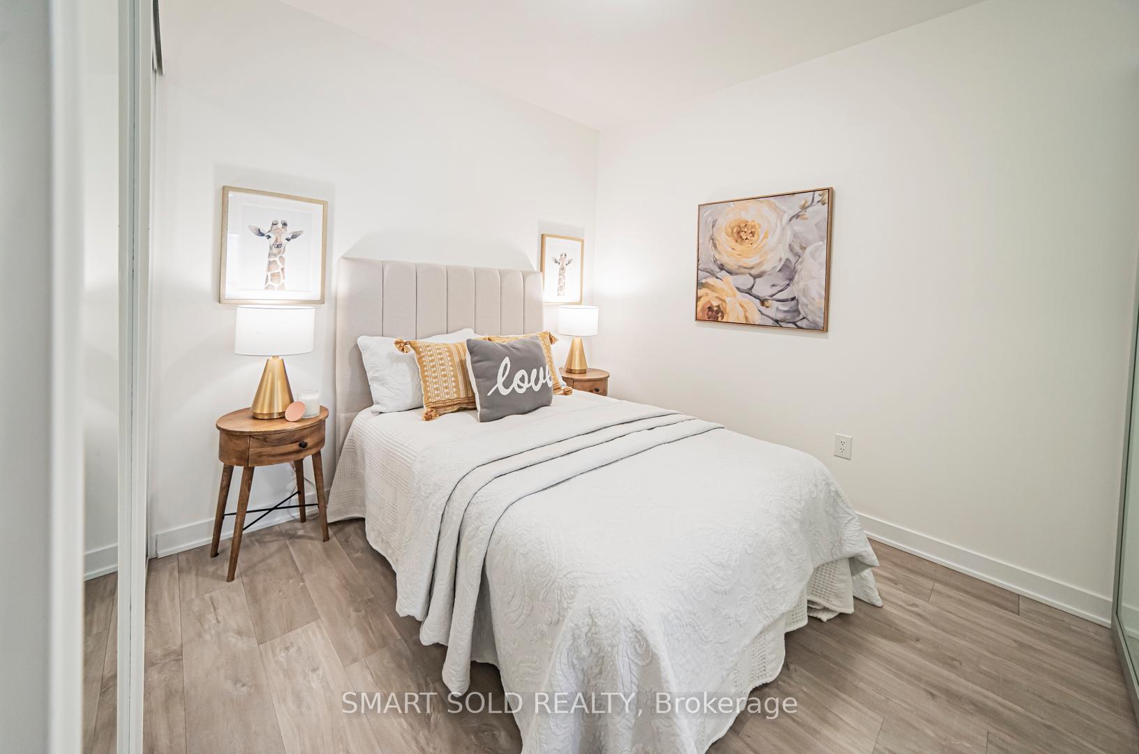 2 Bedrooms Condo at 100 Dalhousie, Toronto For sale