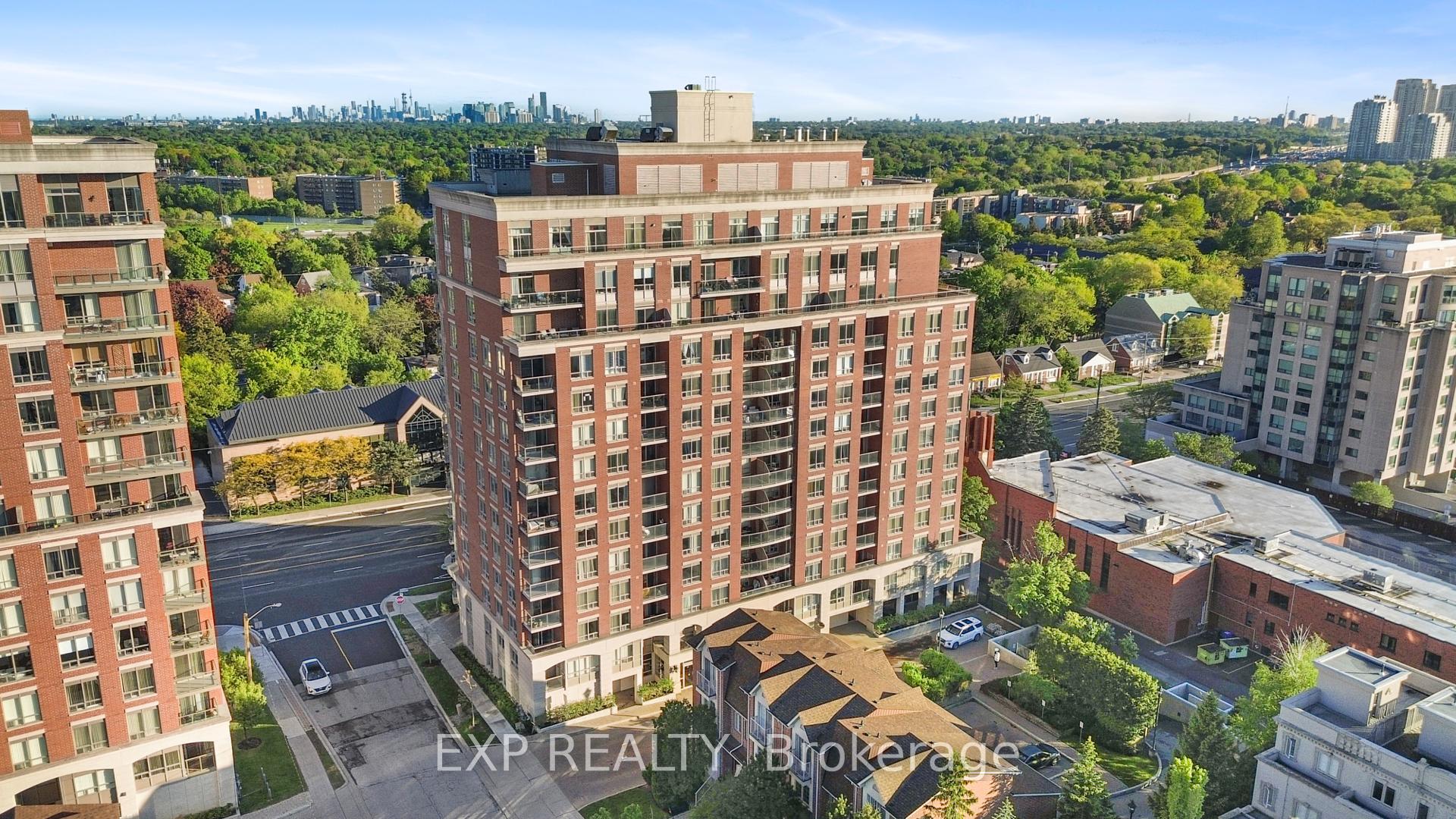 3 Bedrooms Condo at 2 Clairtrell, Toronto For sale