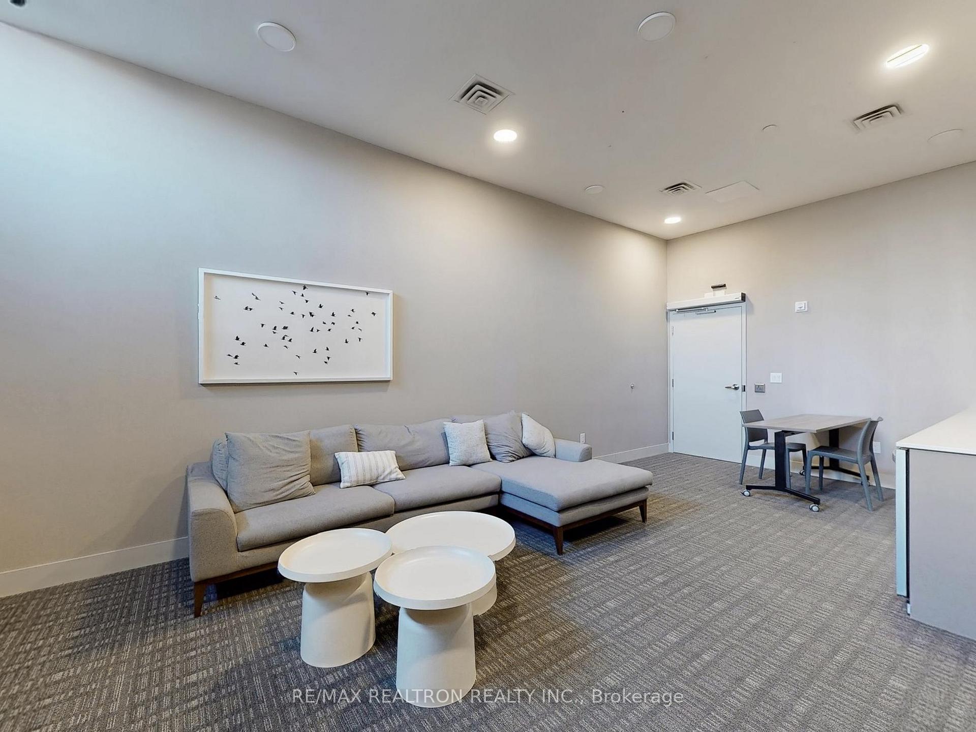 2 Bedrooms Condo at 160 Canon Jackson, Toronto For sale
