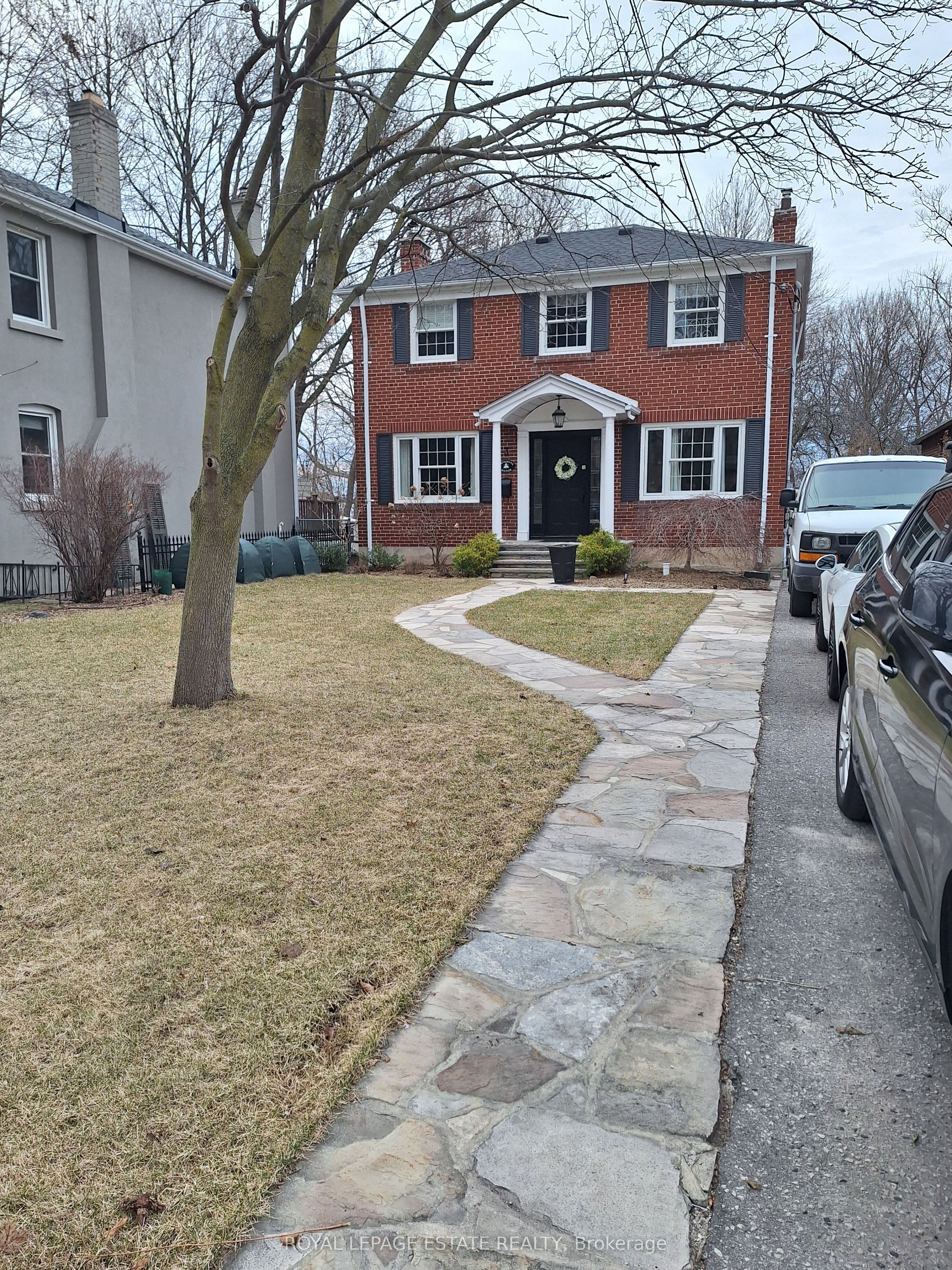 3 Springbank Avenue, Toronto, ON M1N 1G2