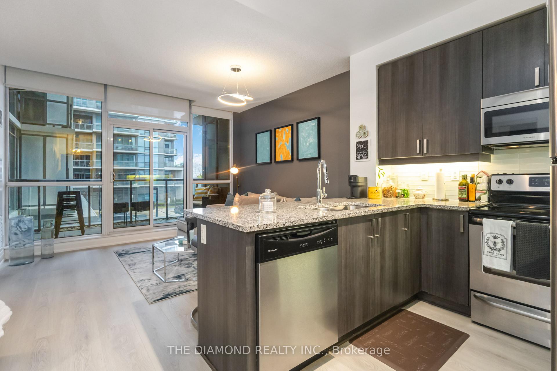 2 Bedrooms Condo at 1185 The Queensway, Toronto For sale
