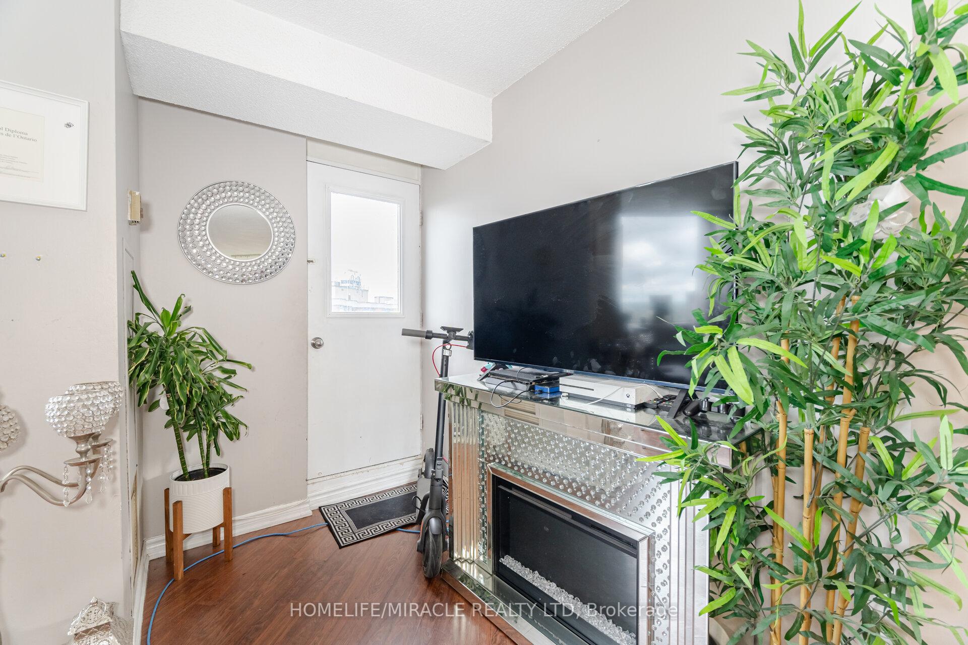 3 Bedrooms Condo at 234 Albion, Toronto For sale