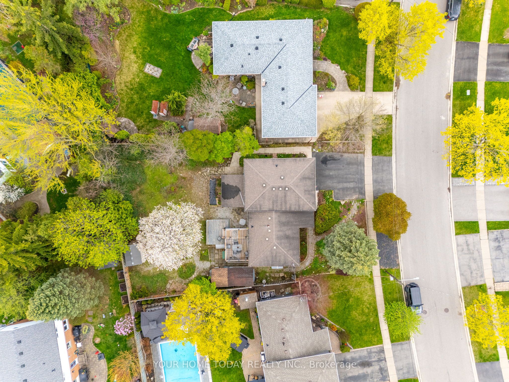 47 Irwin Crescent