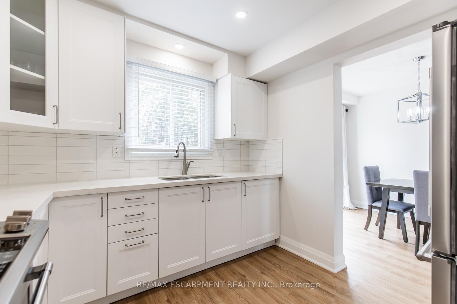 3 Bedrooms Condo at 150 Gateshead, Hamilton For sale