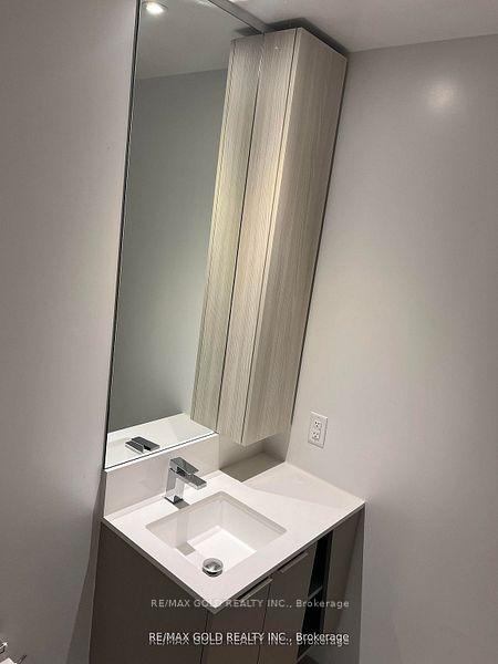 3 Bedrooms Condo at 3900 Confederation, Mississauga For sale