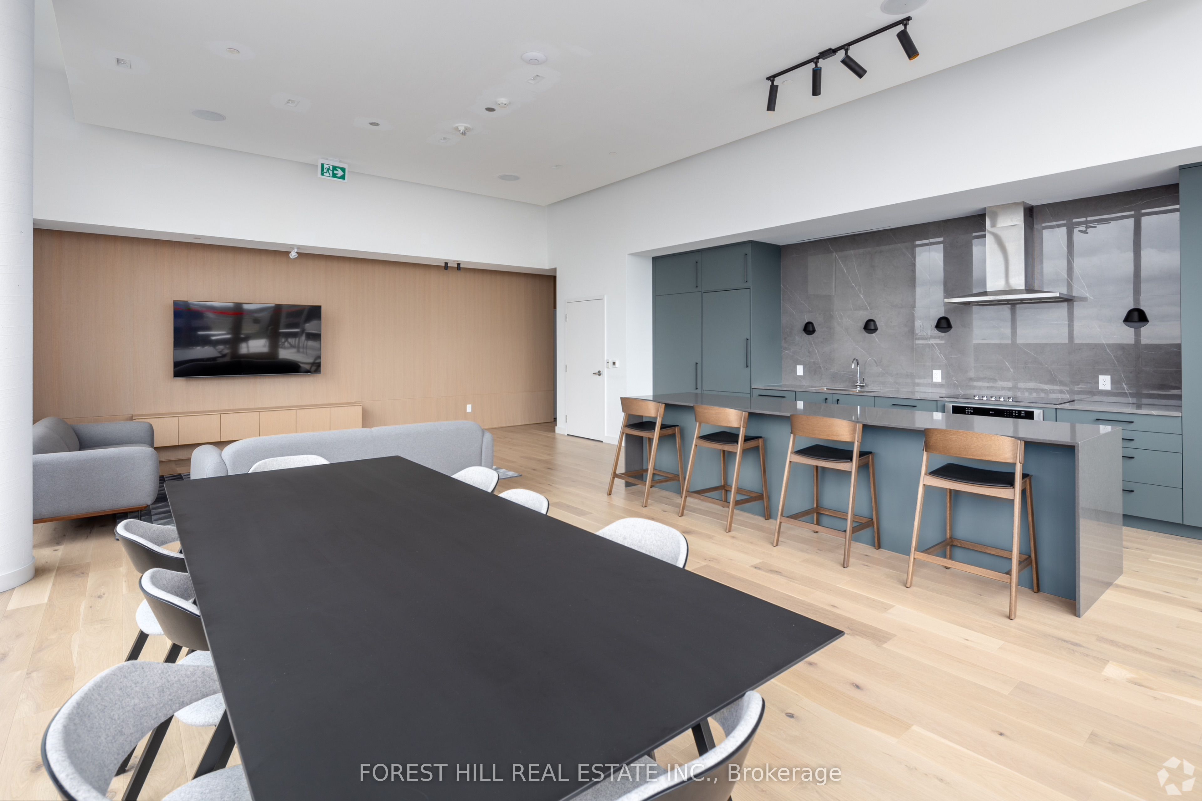 #215 - 9 Croham Road, Toronto, ON M6E 0B3