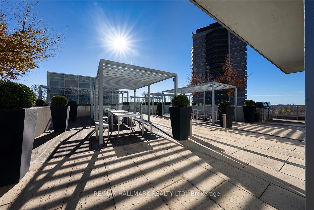 2 Bedrooms Condo at 501 St Clair, Toronto For sale