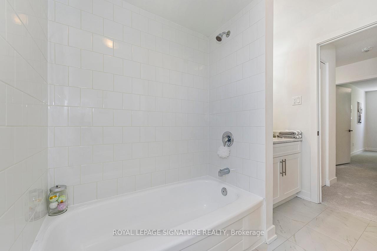 3 Bedrooms Condo at 1444 Upper Ottawa, Hamilton For sale