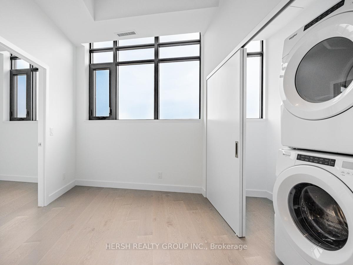 2 Bedrooms Condo at 160 Kingsway,  Toronto For sale